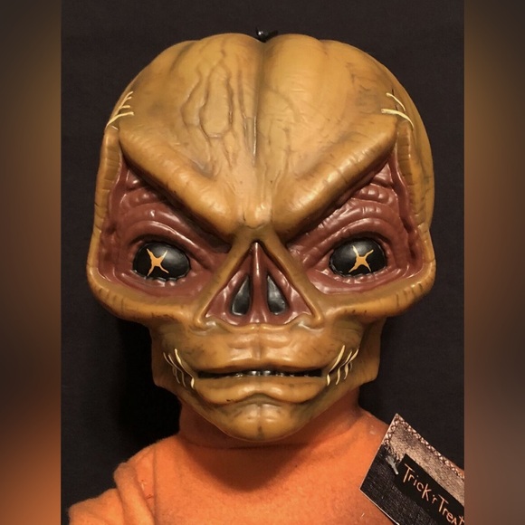 Spirit Halloween Trick 'R Treat Unmasked Sam Plush NWT - Picture 10 of 14